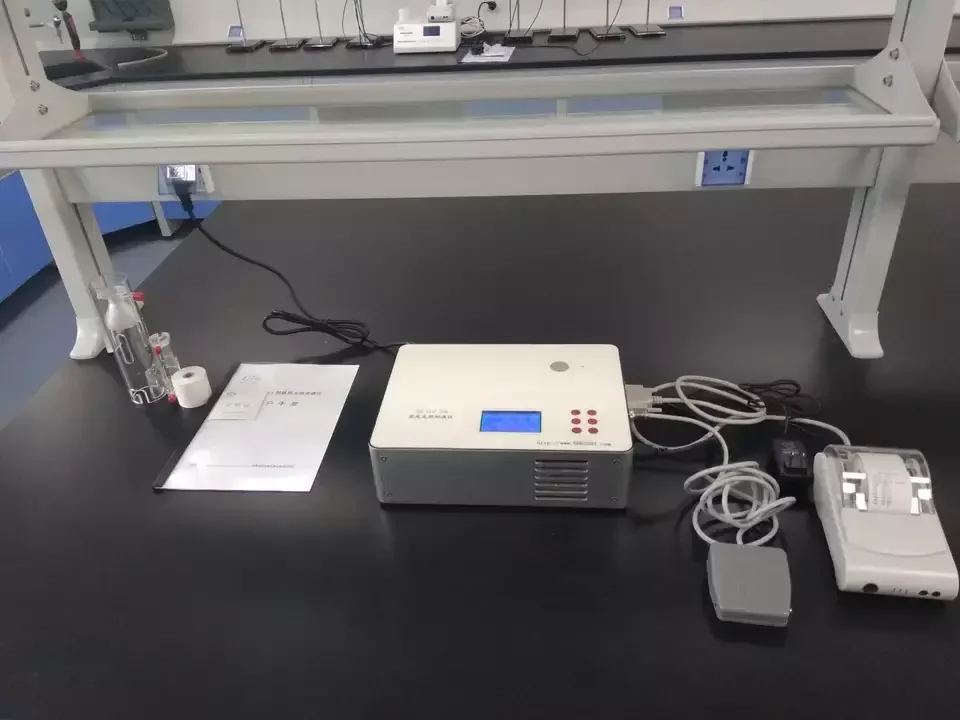 Medical Lab Study - Płyta grzewcza do sprzętu laboratoryjnego, miernik